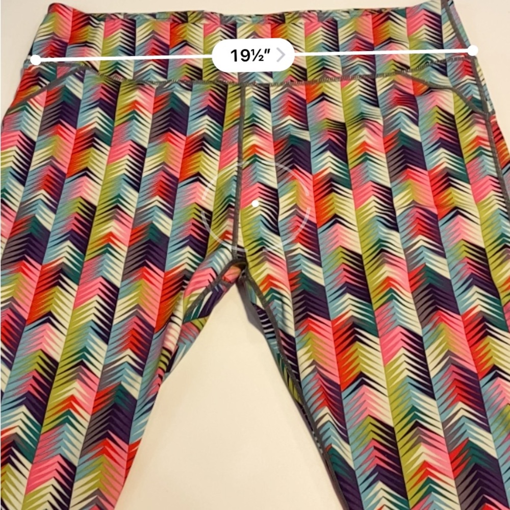 Fabletics Multicolor Chevron Cropped Leggings Pin… - image 7